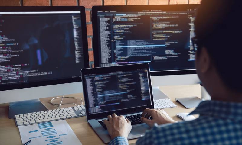 数据科学选型:R与Python如何赋能市北区网站建设?